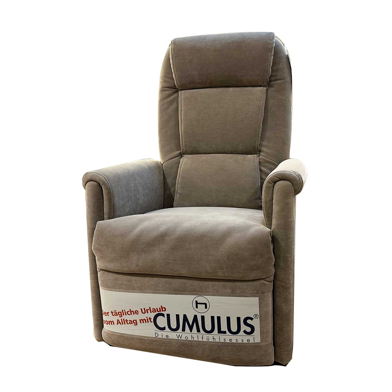 Fernsehsessel frontal aufgenommen mit flauschigem Stoff in der Farbe Kakao