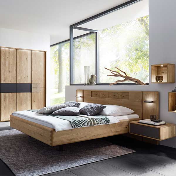 MH_home_Schlafzimmer Schlafzimmerlandschaft aus Massivholz modern und funktional bestehend aus Schrank, Bett und Nachttischen